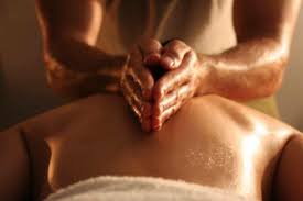 massage bien être (massage relaxant aux huiles essentielles 100% Bio massage a domicile sur rendez vous uniquement )