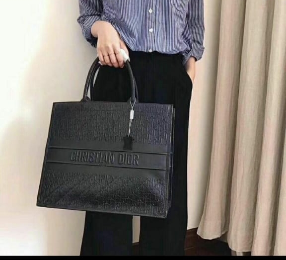 sac à main féminine Christian Dior